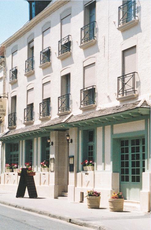 Les Hôtes de Cézanne Sézanne Exterior foto